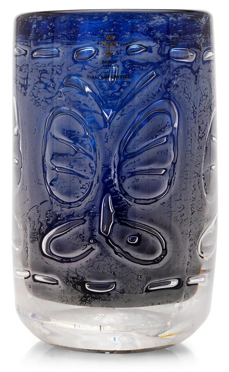 A Bengt Edenfalk glass vase, "Thalatta", Skruf 1970´s.