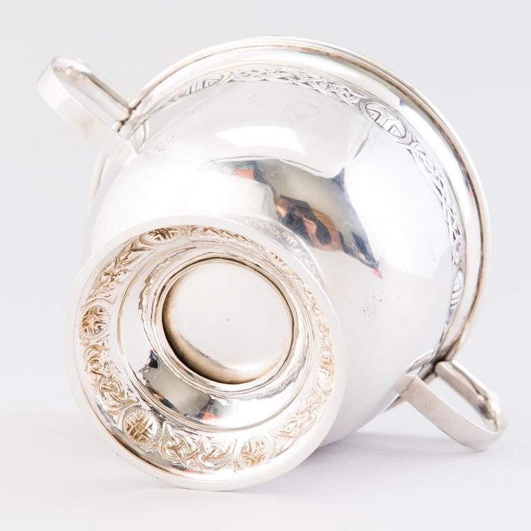 A footed silver bowl, mark of Edmond Johnson, E. Johnson Ltd, Dublin Ireland 1913.