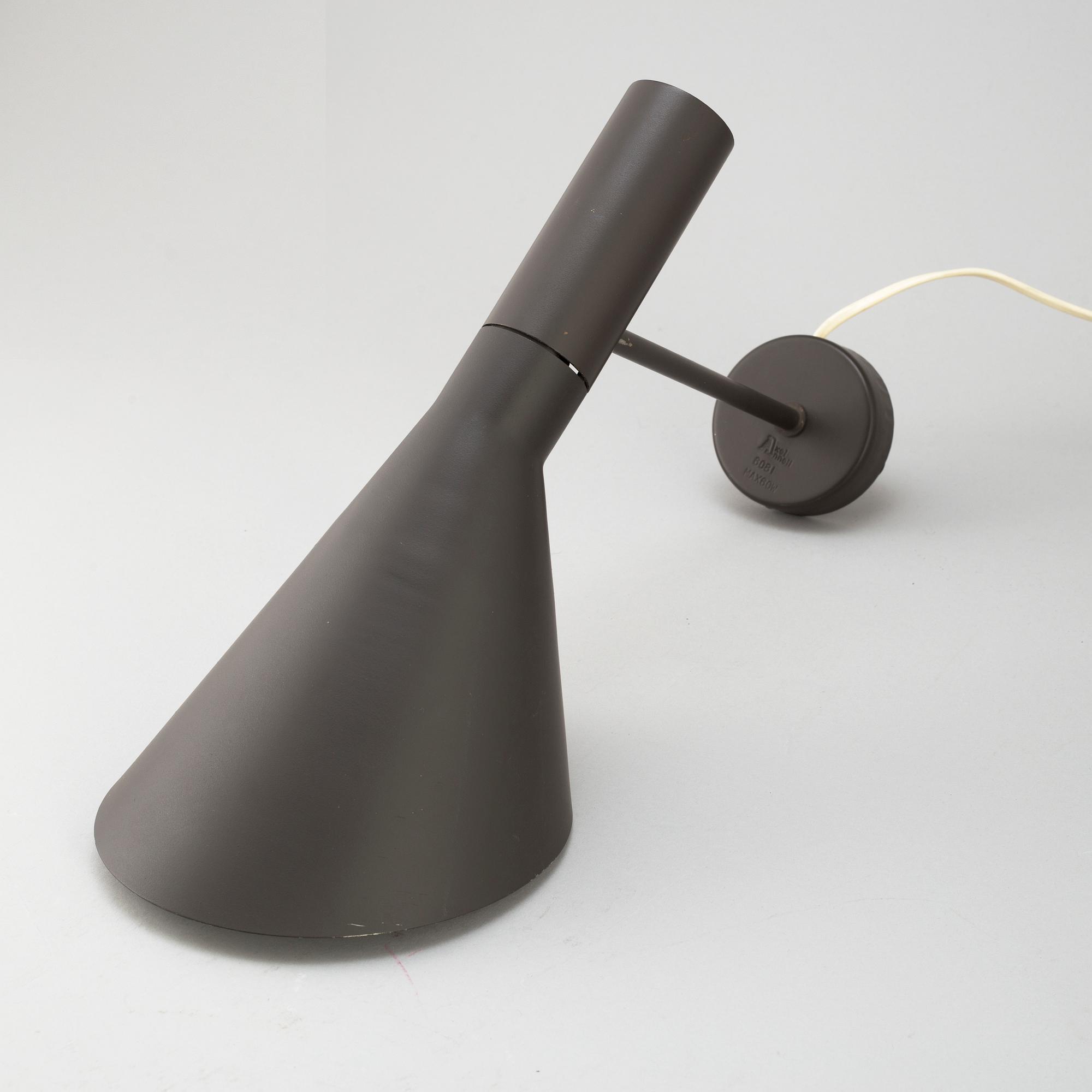 ARNE JACOBSEN, "AJ" vägglampa, på licens av Axel Anell, 1950/60-tal.