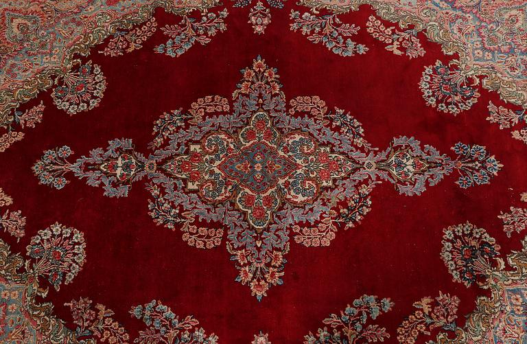 MATTA, Kirman, old/semiantik, 370 x 270 cm.
