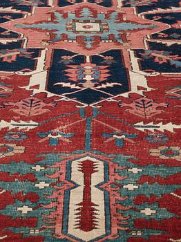 CARPET Antique Heriz. 389,5 x 290 cm.