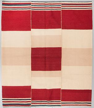 A KILIM VERAIN RUG, 183 x 160 cm.