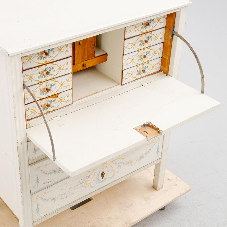 A late Gustavian secretaire, circa 1800.