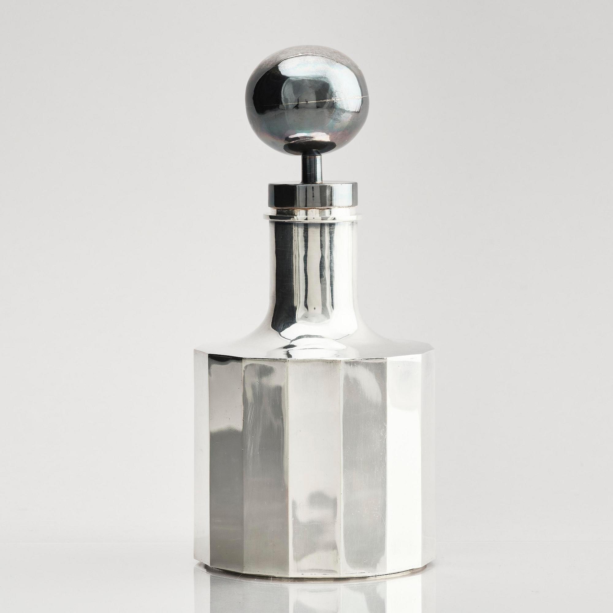Jan Ante Dahlstedts Silversmedja, a silver decanter with lid, Umeå, Sweden, 1966.