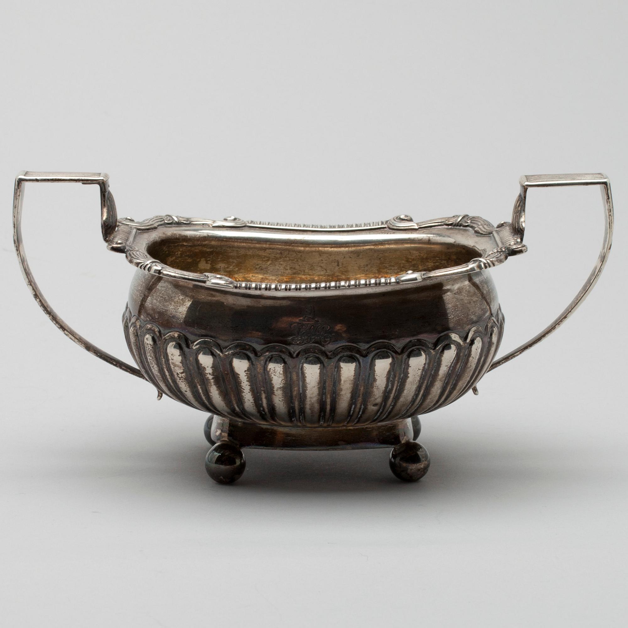 SOCKERSKÅL, silver, Robert och Samuel Hennell, London 1810. Vikt 423 g.
