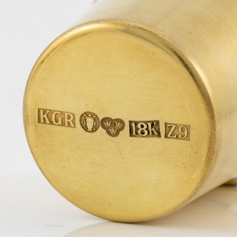 Six Swedish 18 carat gold small beakers, marks of Kurt Ribbhagen AB, Stockholm 1974.