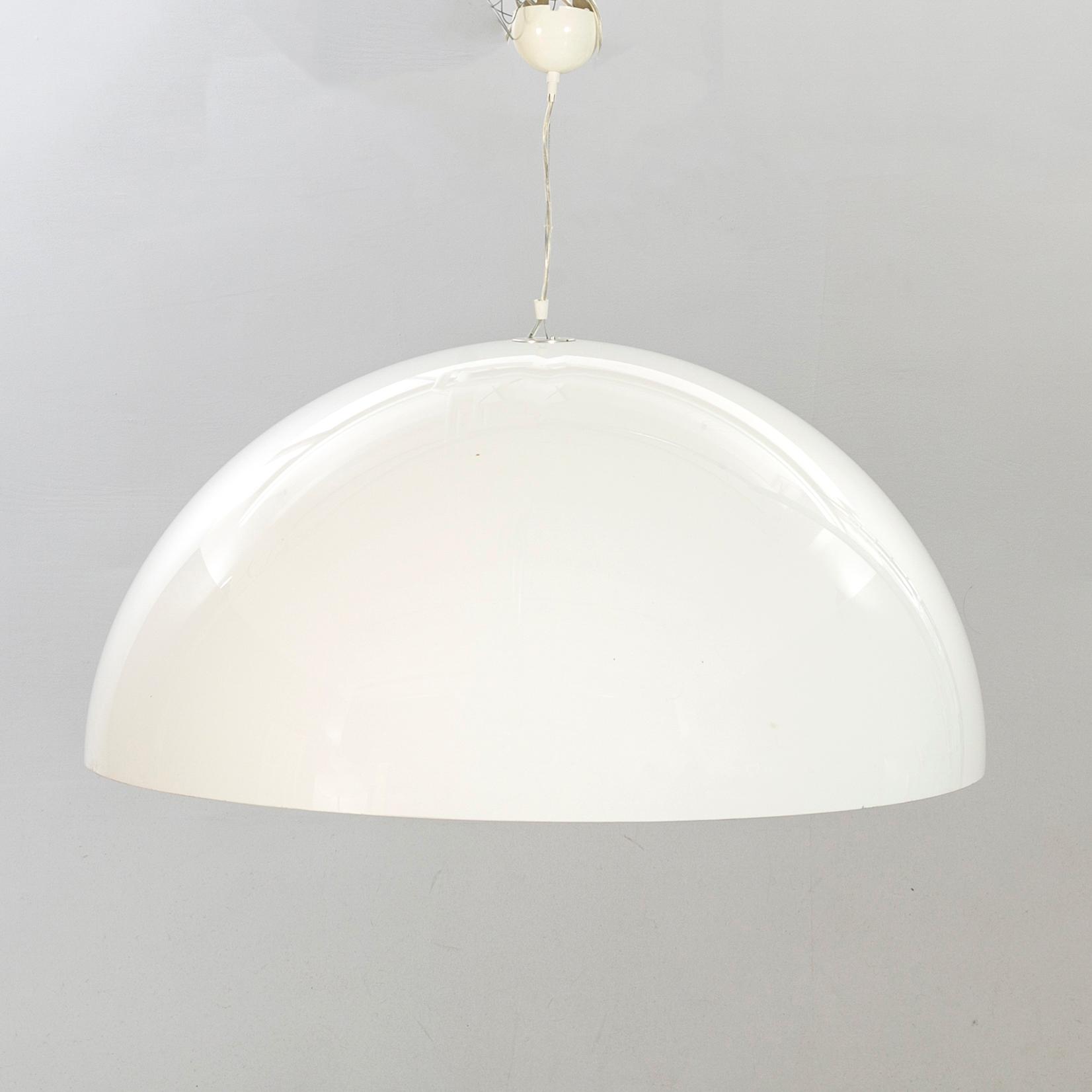 Vico Magistretti,  Sonora 490 ceiling pendat from Oluce.