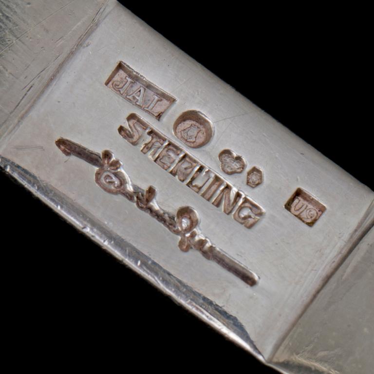 ARMRING, sterlingsilver, Jan Lundgren, Janse Silversmide, Stockholm, 1970. Vikt 54 g.