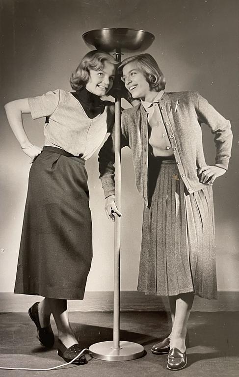 Bertil Brisborg, a rare floor lamp model 32608, Nordiska Kompaniet, Sweden, 1940s-50s.