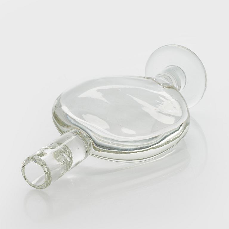 Oiva Toikka, A glass candle holder, signed Oiva Toikka Nuutajärvi Notsjö.