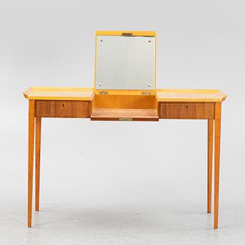 Dressing table, mid-20th century.