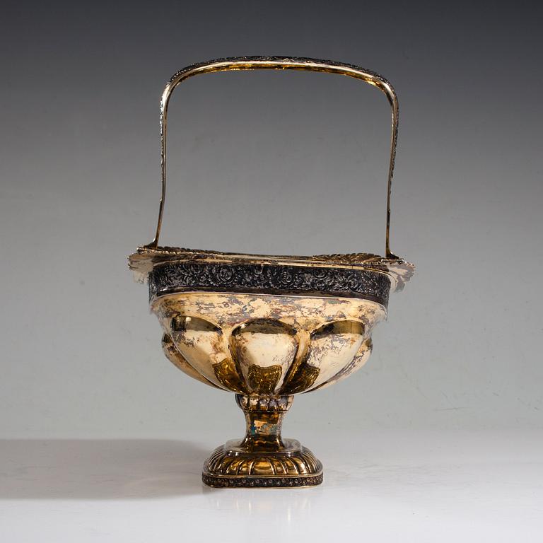 BRÖDKORG, förgyllt silver, Anton Christian Iwersen, S:t Petersburg 1824. Vikt 657 g.