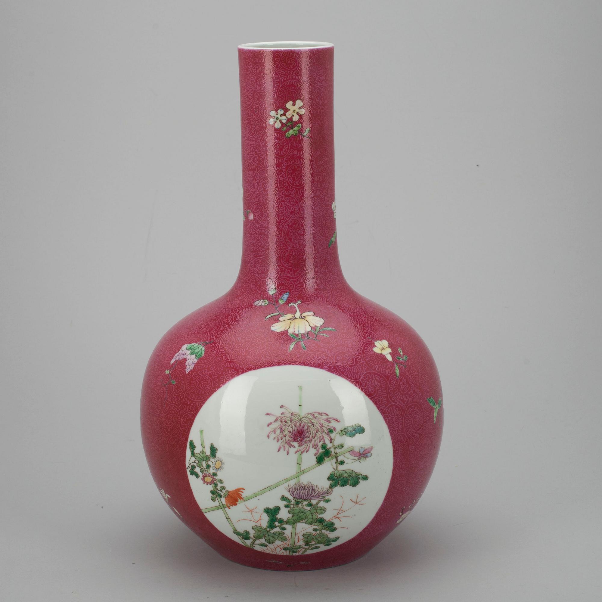 VAS, porslin, Kina, sekelskiftet 1800/1900.