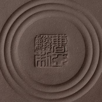 A group of three Chinese yixing teapots, 1980s.