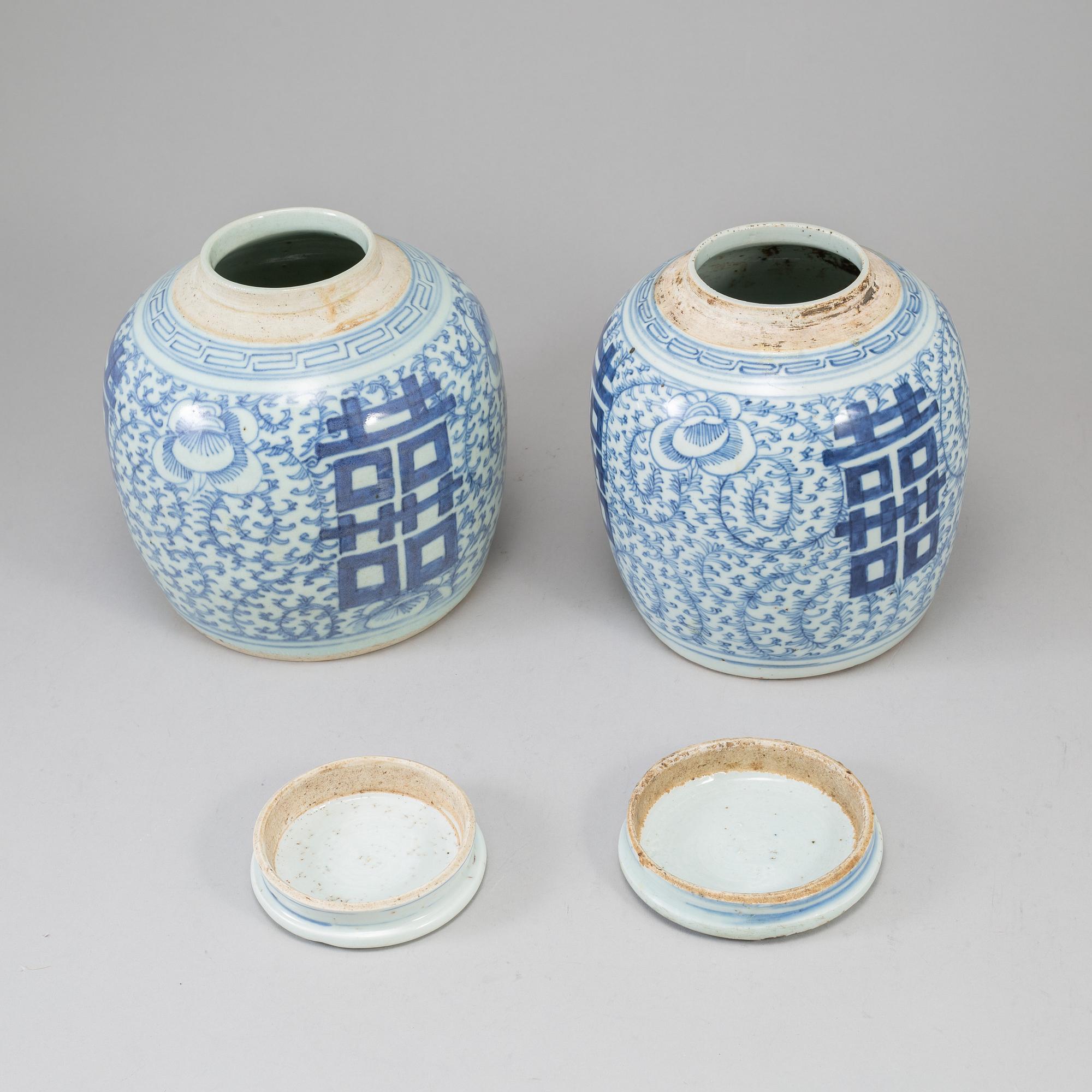 Two blue and white jars, Qing dynasty, 19th Century.