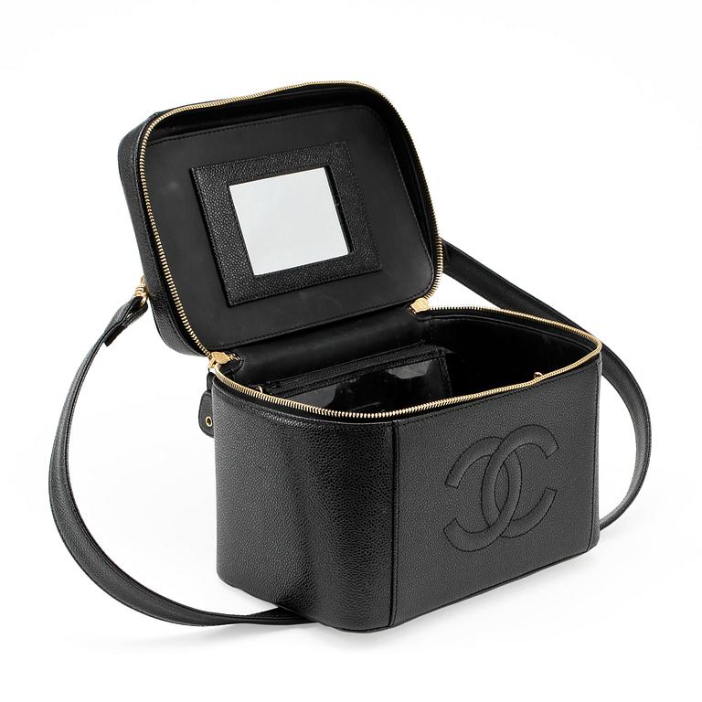 CHANEL, beauty case.