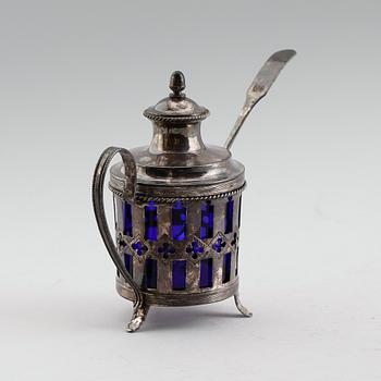 SENAPSKAR med lock, silver, Hans Jacob Vogt, Kristianstad 1818. Vikt ca 103 gram.