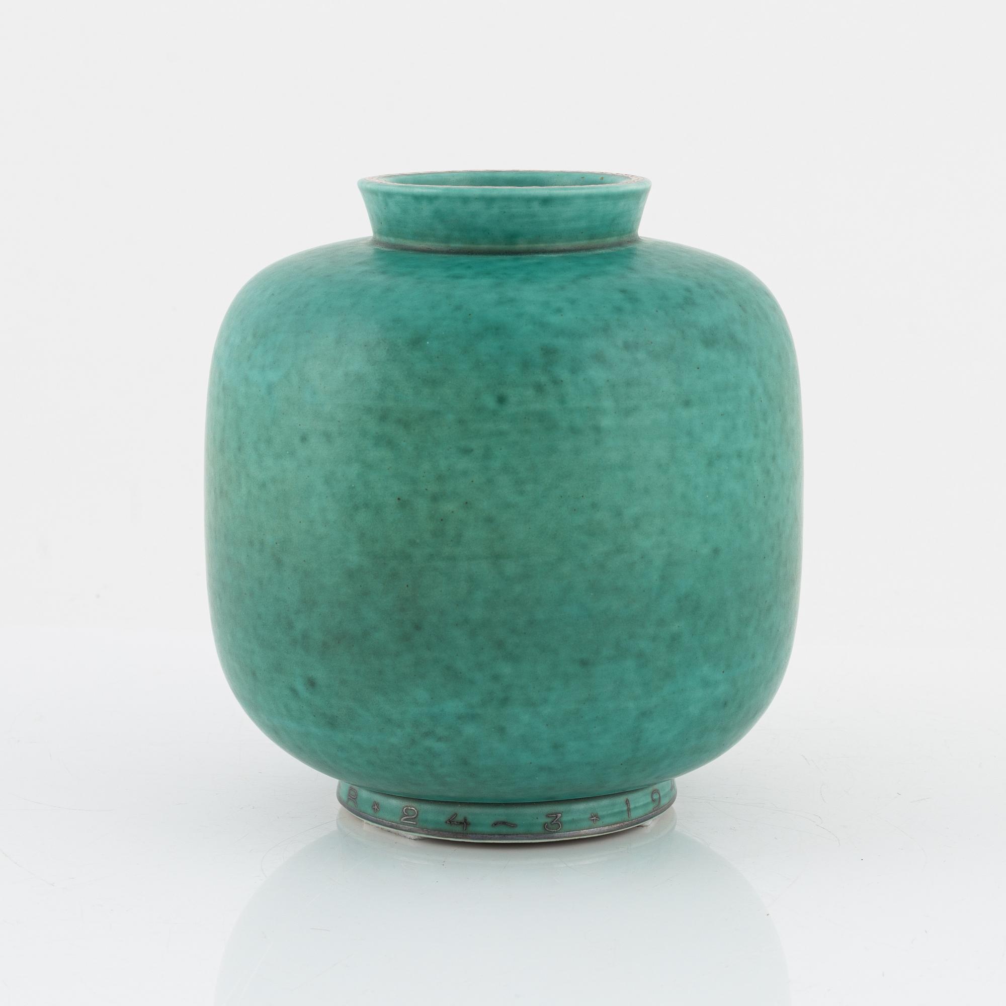 Wilhelm Kåge, vase, stoneware, "Argenta", Gustavsberg, Sweden.