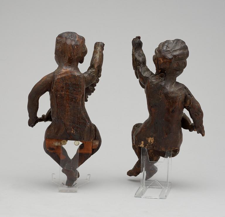 DEKORDELAR, 2 st, snidat trä. Barock, 1600/1700-tal.