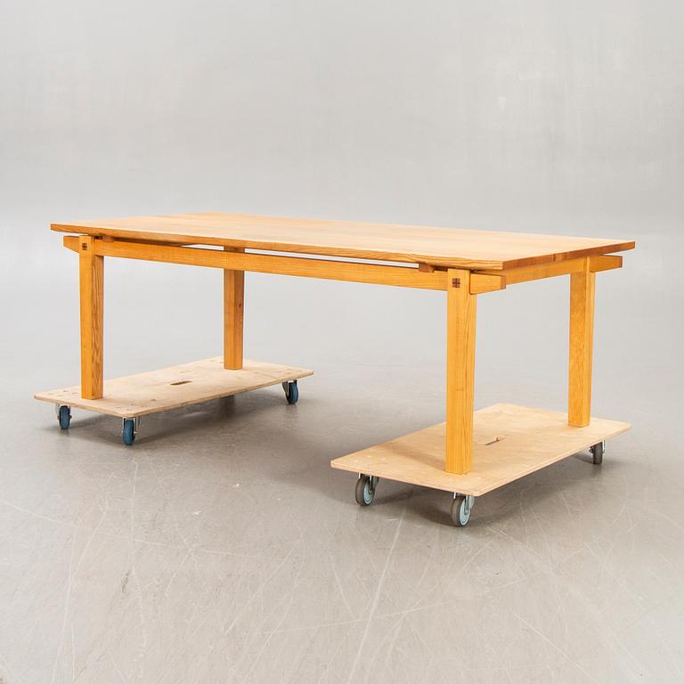 Petter Östberg, an ash dining table Ludvigsborg 1990s.