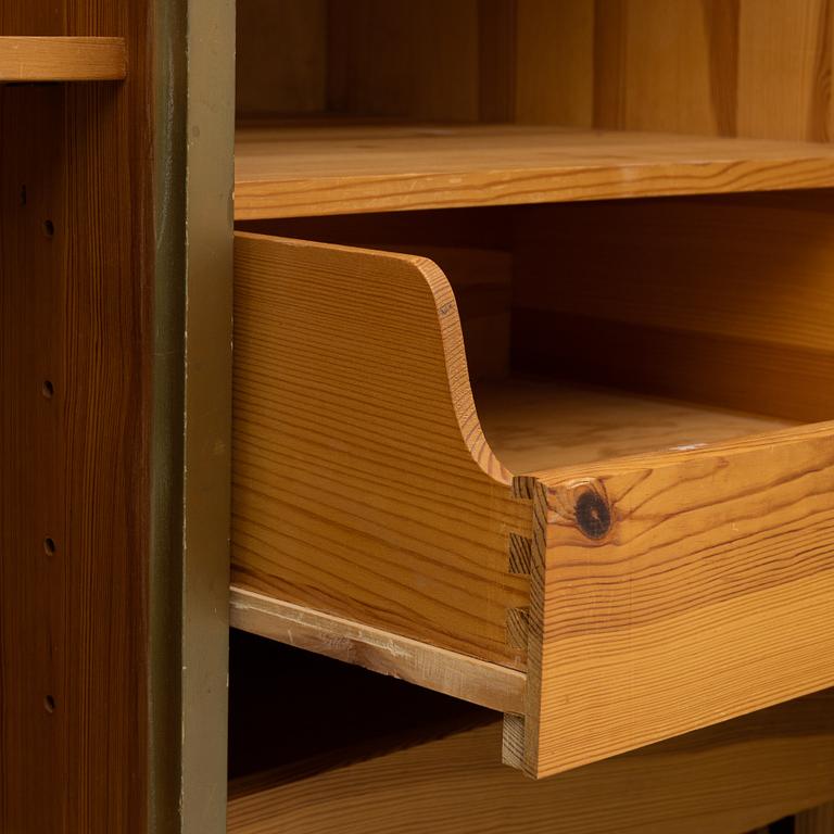A Swedish cabinet, 1930's/30's.
