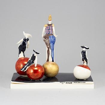 TIMO SARVIMÄKI, skulptur, clowner på bollar, Rörstrand.