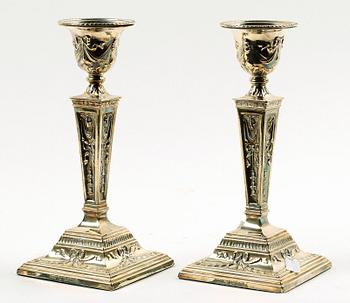 LJUSSTAKAR, ett par, silver, London England 1965.