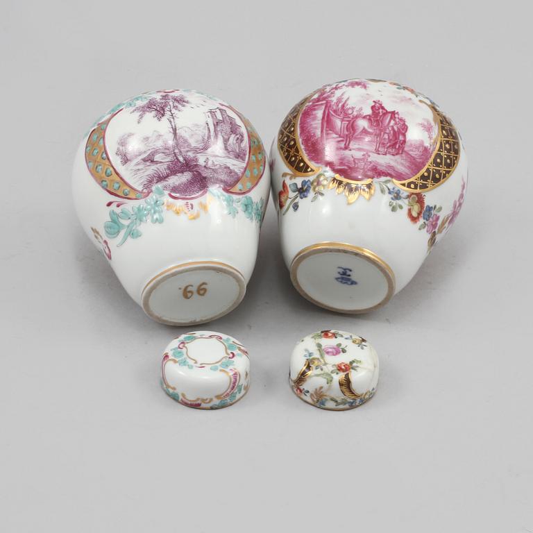 LOCKURNOR, 2 st, samt KOPP, porslin, Europa, 1800-tal.