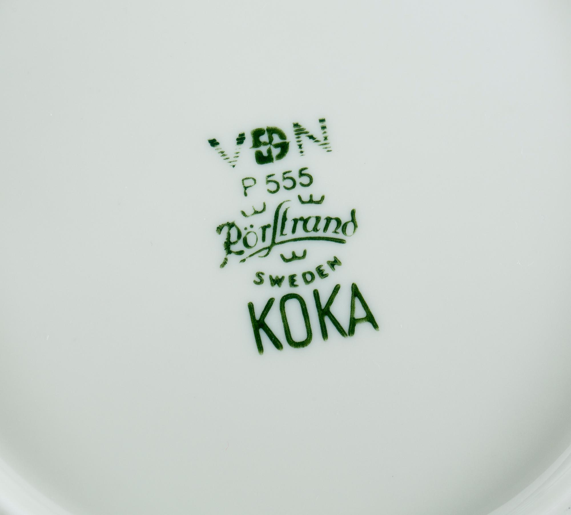 TEKOPPAR med FAT, för 6 personer, "KOKA", formgiven av Hertha Bengtsson för Rörstrand. 1950/60-tal.