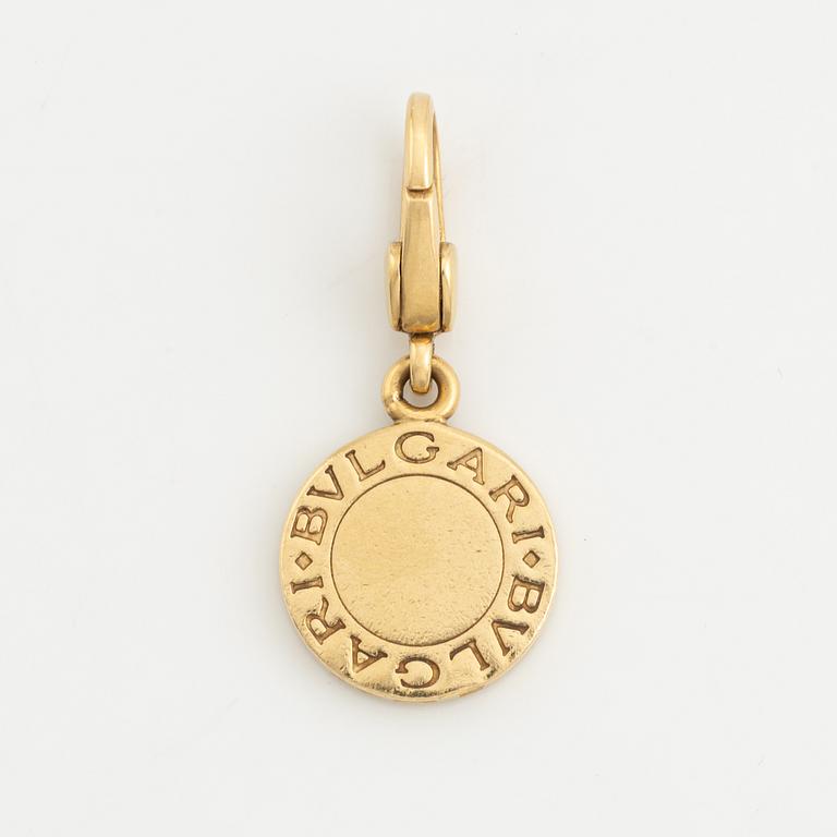 Bulgari, pendant, 18K gold and onyx.
