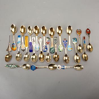 CHISTMAS SPOONS & WEDDING SPOON, 22+1 st , guilt sterling silver, Anton Michelsen, Denmark, tot 1054g.