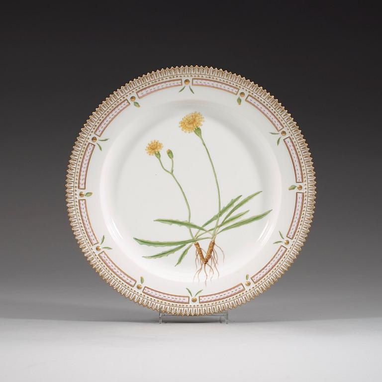 TALLRIKAR, 13 stycken, porslin. ”Flora Danica”, Kunglig Dansk, 1900-tal.