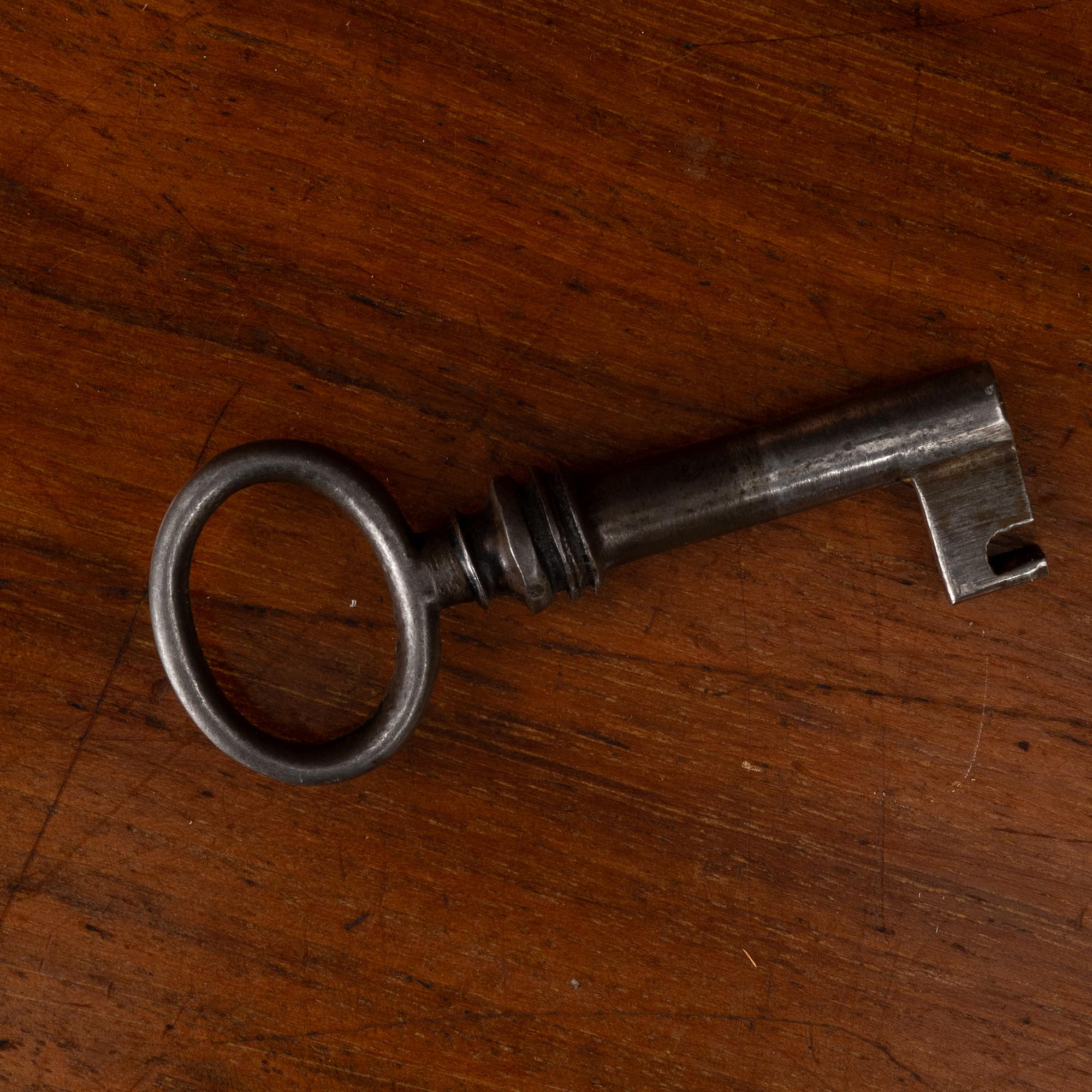 Bokskåp, nyrenässans, omkring 1900.