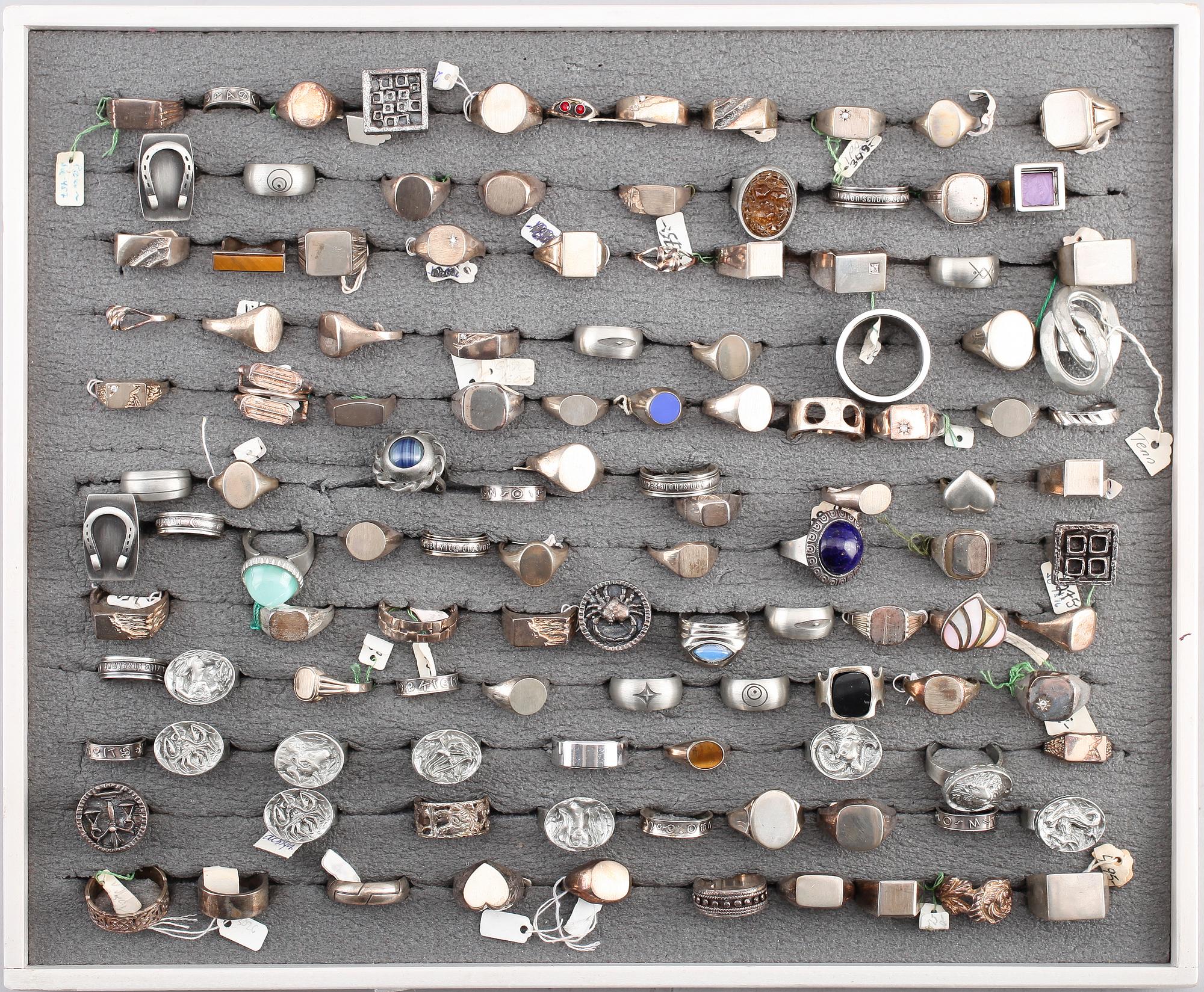 SAMLING RINGAR, mestadels silver, 1900-talets andra hälft.