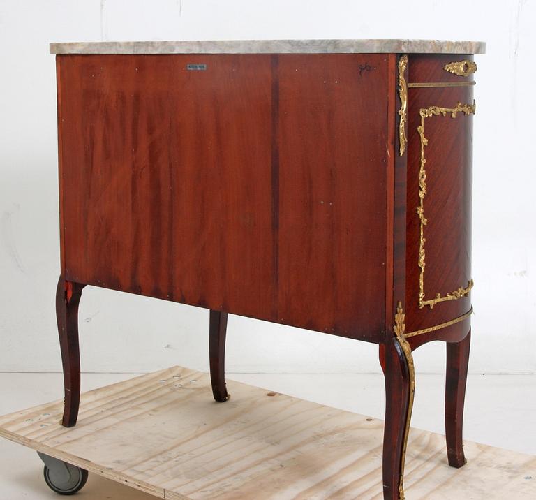 BYRÅ, rokokostil. 1900-tal. Spanien.