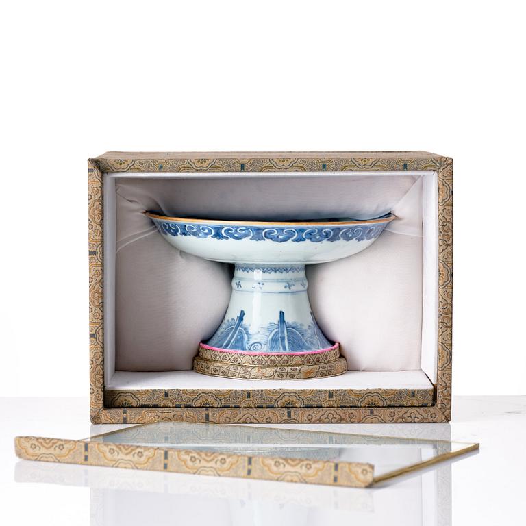 Tazza, porslin. Qingdynastin, 1800-tal.