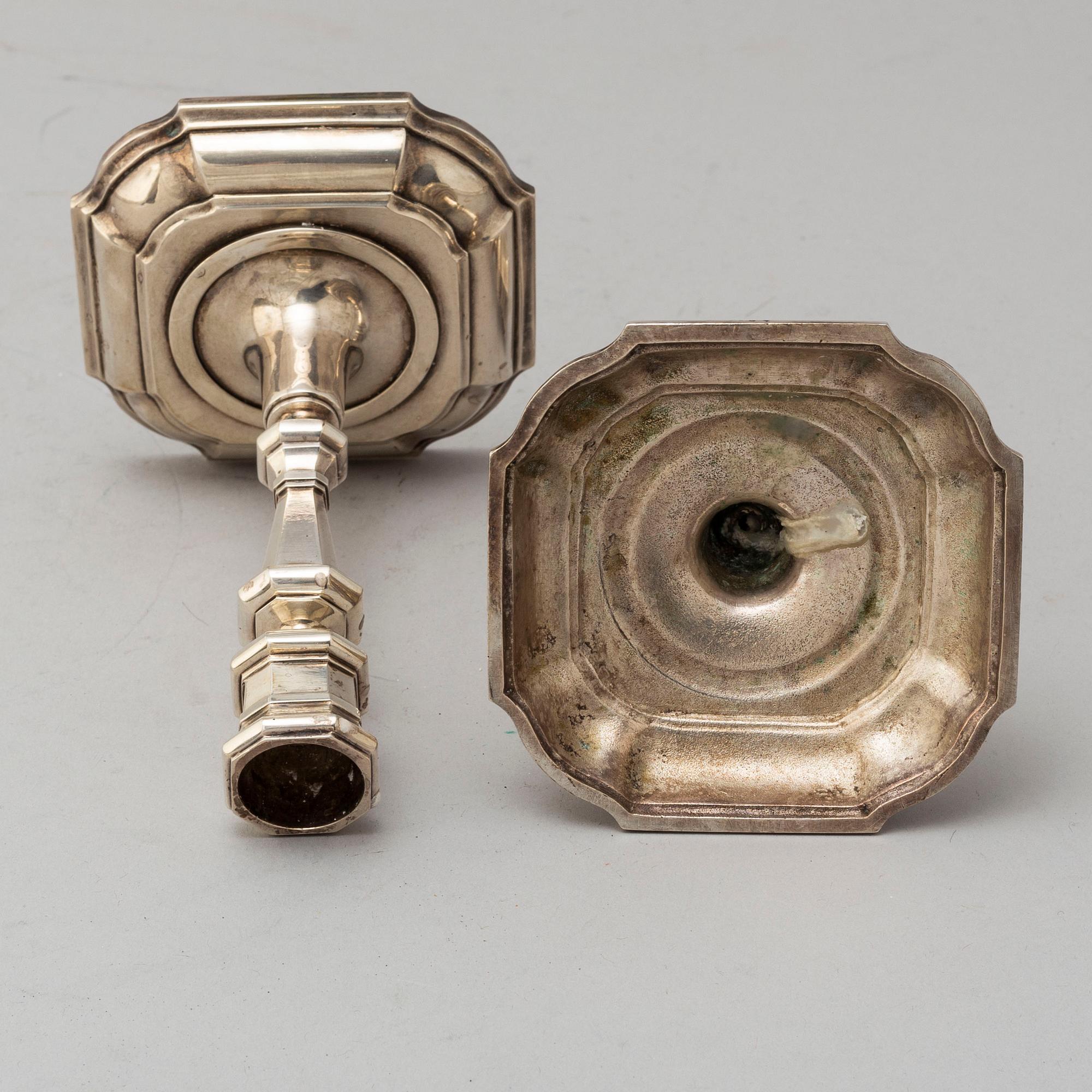 BO GEORG PERSSON, ljusstakar, ett par, silver, senbarockstil, Västerås 1947.