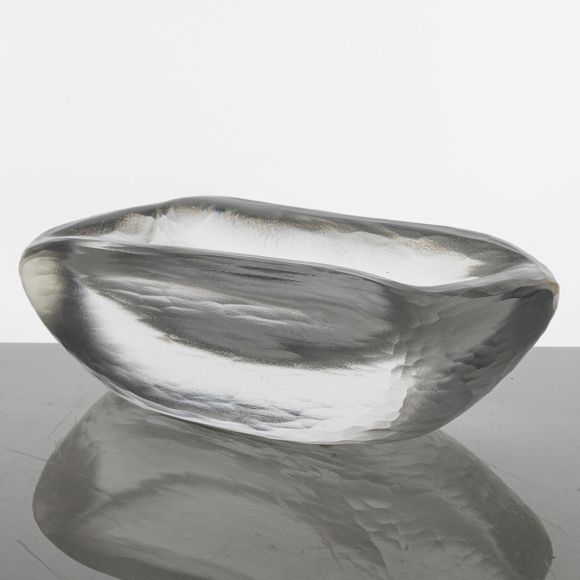Vicke Lindstrand, bowls, 3 pcs, "Platina", Orrefors.