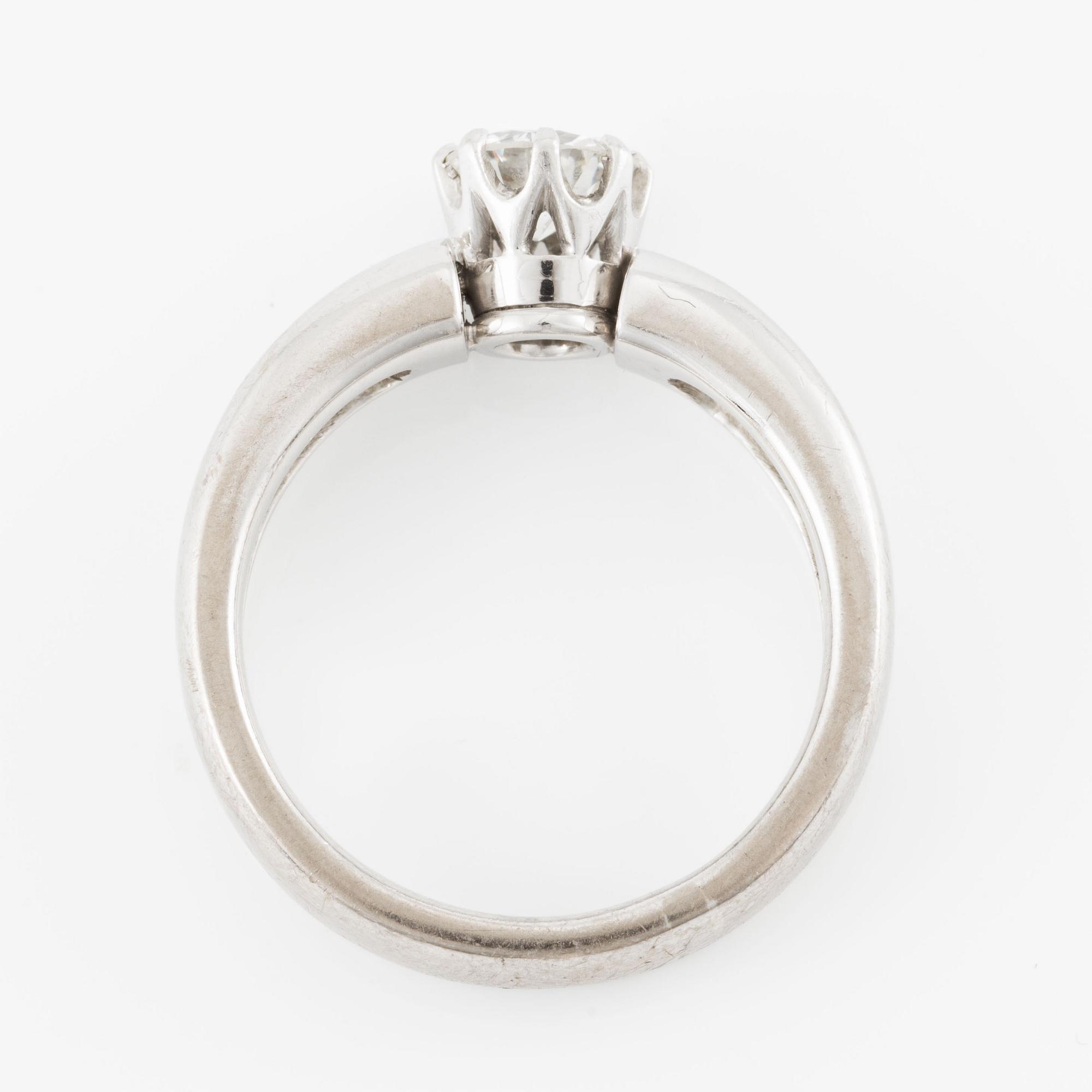 Ring, 18K white gold with brilliant-cut 0.85 ct.