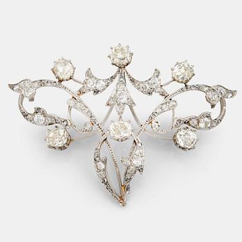 790. A old- and rose cut diamond brooch. Late 19th- early 20th century.