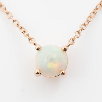 18K gold necklace with opal.