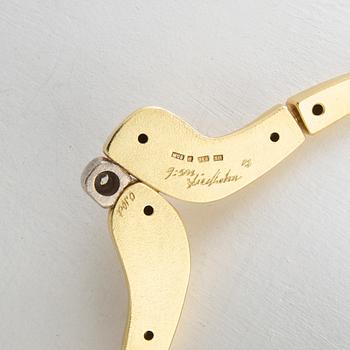 Magnus G:son Liedholm, Collier 18K guld med en diamant samt collier av odlade pärlor, medföljande örhängen, Skanör 2001.
