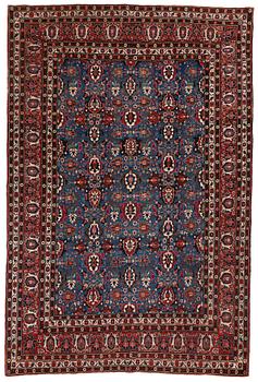 286. A carpet, semi-antique Veramin, ca 312-315 x 208,5-211,5 cm.