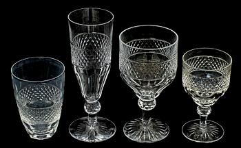 GLASSERVISDELAR, 44 st, glas, 1900-tal.