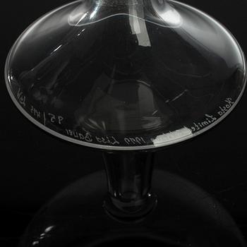 LISA BAUER, skålar på fot, 2 st, glas, signerade, Kosta, 1979.