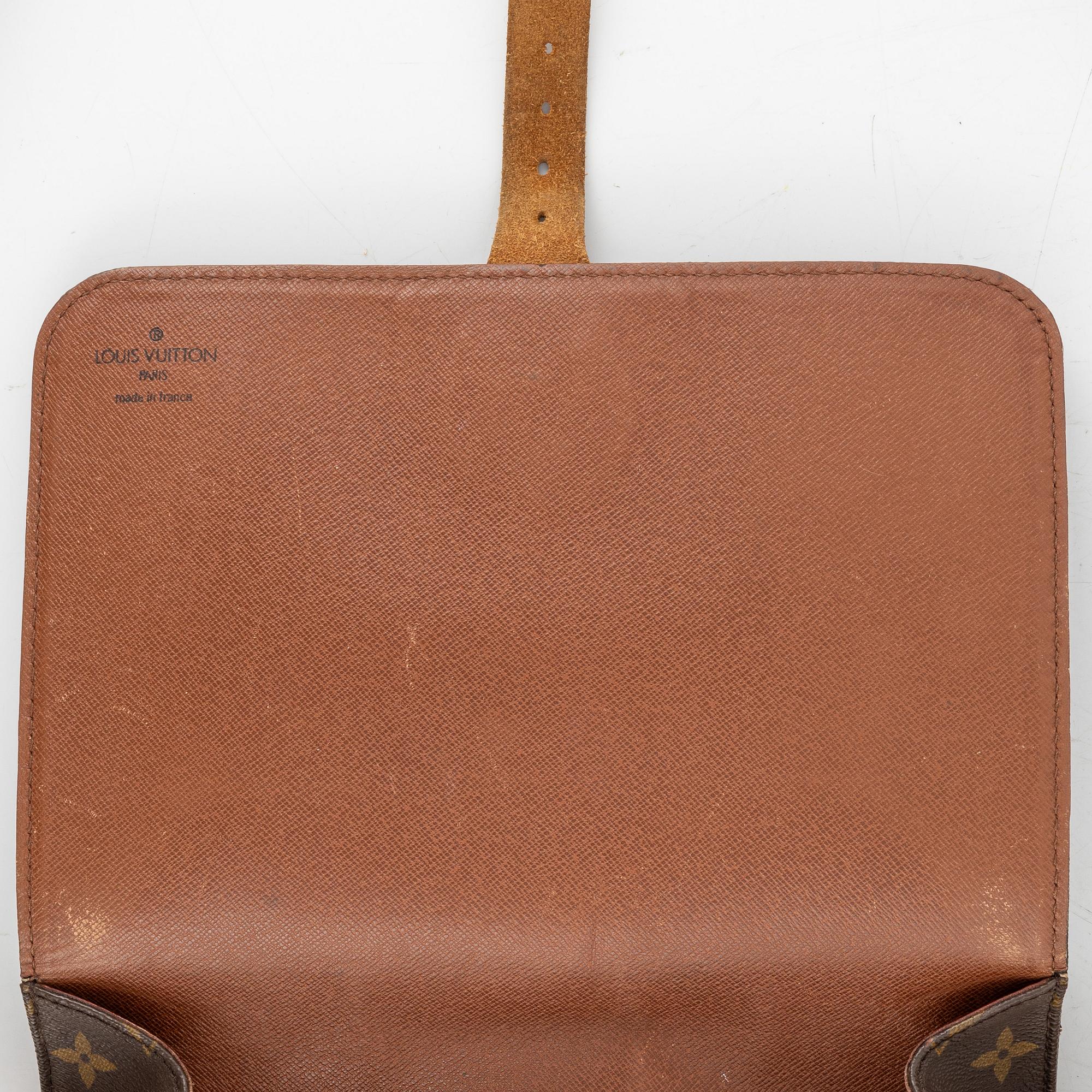 Louis Vuitton, väska, "Cartouchière", samt plånbok, 1970-tal.