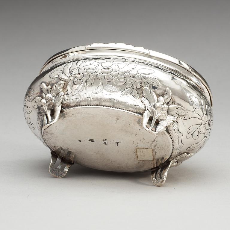 A Swedish 18th century silver sugar-box, makers mark of  Lorenz Vick, Ulricehamn 1777.