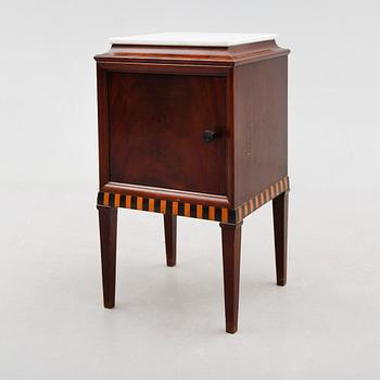 SÄNGBORD, Axel Beckmans Möbler, Norrköping, 1900-talets första hälft.