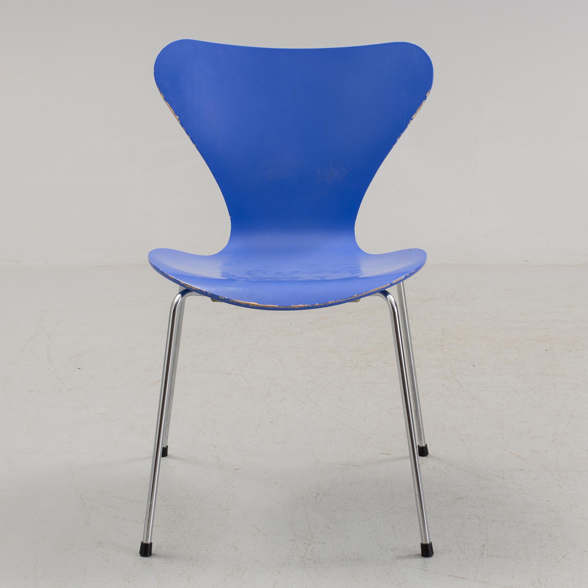 ARNE JACOBSEN, STOLAR, 4 st, "Sjuan", märkta, Fritz Hansen, Danmark, 1980-tal.