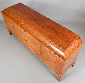 SIDEBOARD, 1900-talets första hälft.